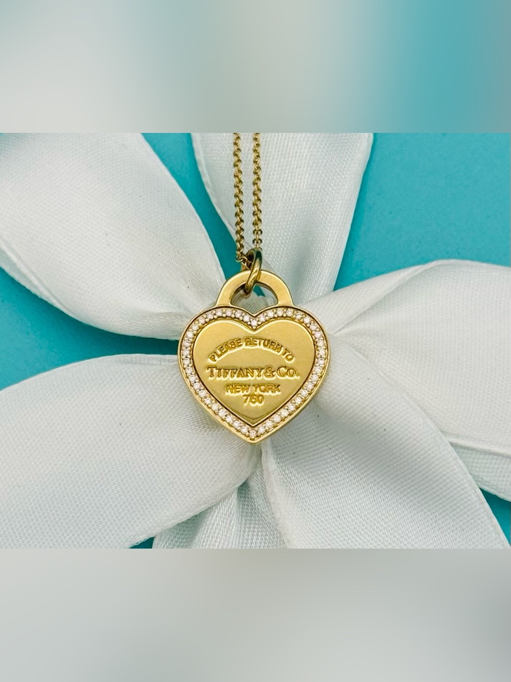♥️Authentic Tiffany 18k RTT Diamond Small Yellow  Gold  Necklace ♥️
